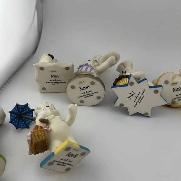 The Pillsbury Doughboy Danbury Mint Ceramic Figurines Jan-Dec 1997 VTG Bundle - Picture 14 of 16